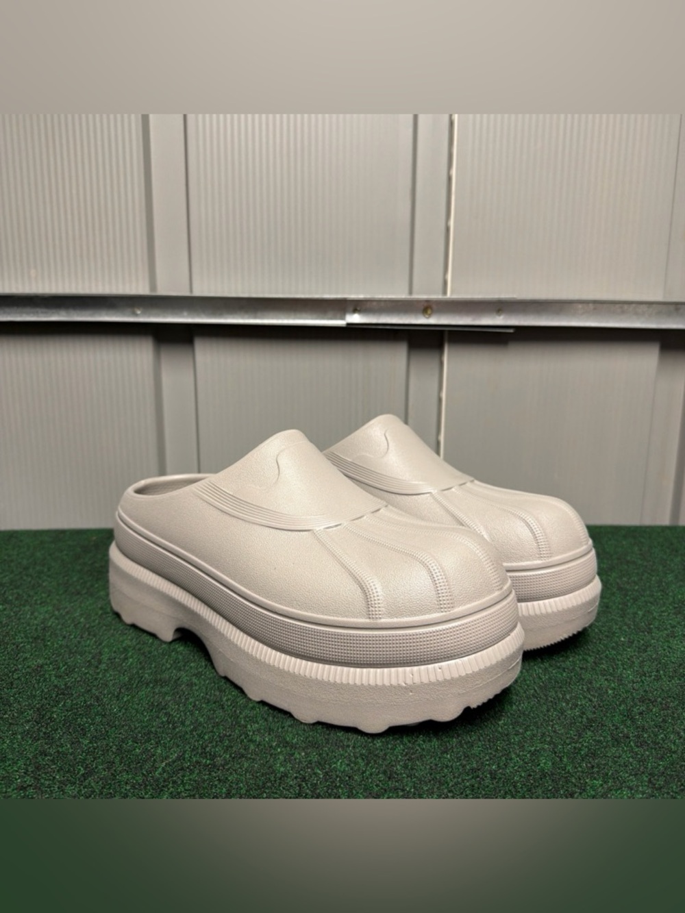 Sorel Caribou Clog Cream Waterproof Mule Platform Size 10 Comfort Rave